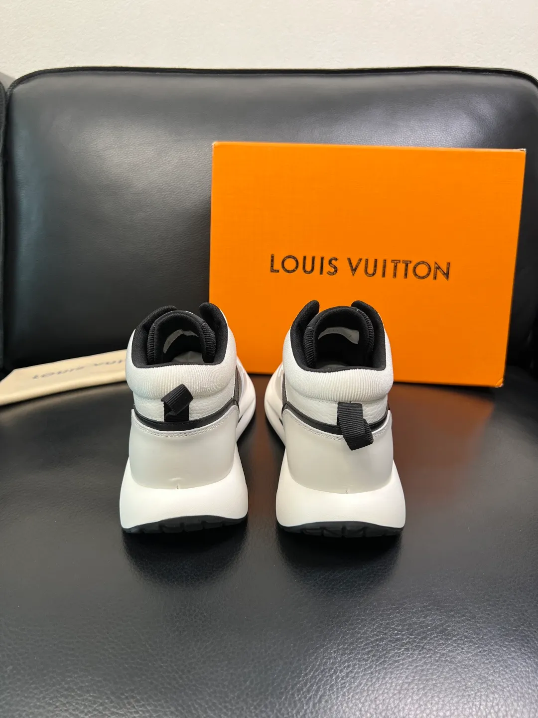 Men's shoes 💰820 Lv high quality top crafts Louis Vuitton, sports sneakers counter synchronization, uppers imported from Italy, high quality splicing colorful complex crafts, imported mesh pads soft and comfortable, soles: original soles specially provided by the original factory, T men's shoes 💰U exclusive movable molded soles super comfortable, original factory single goods, code number 39-44 (customized 38 45)